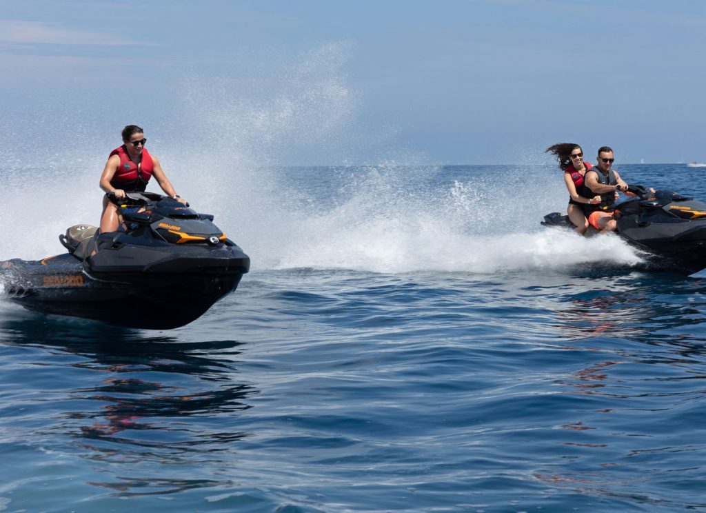 Jet ski