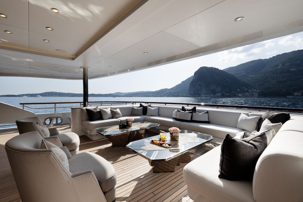 Upper deck lounge